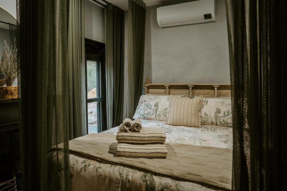 The Temple - Country Farm Retreat Villa Launching Place ภายนอก รูปภาพ